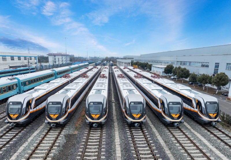 爱科赛博：公司产品广泛应用于光伏储能、电动汽车、航空航天、轨道交通、科研试验、电力配网、特种装备等诸多行业领域(图1)